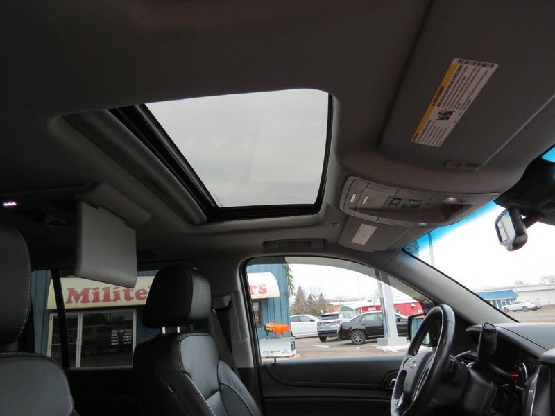 Used 2020 Chevrolet Suburban Premier 4x4 4dr SUVImage 10