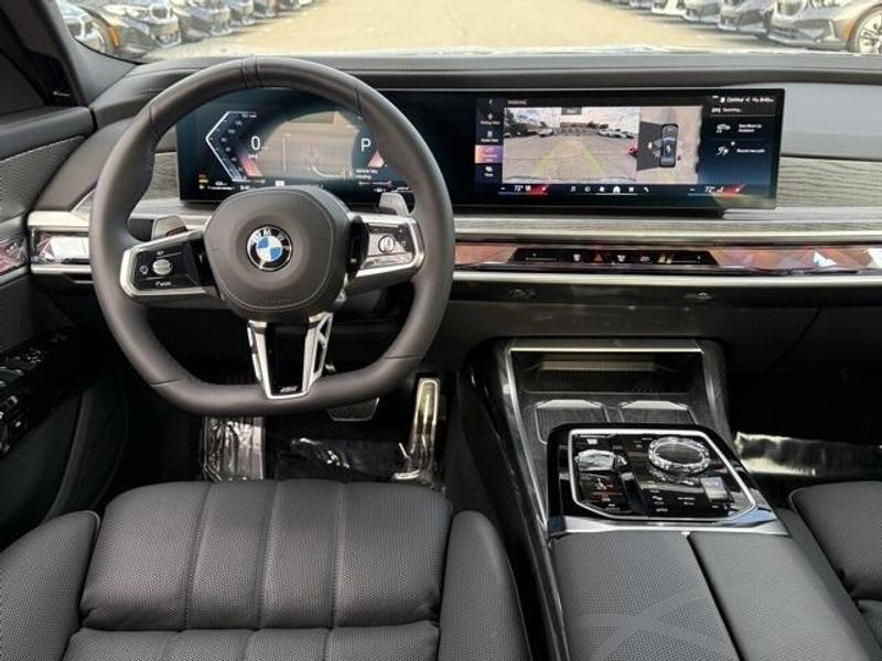 Used 2025 BMW 7 Series 760i xDriveImage 30