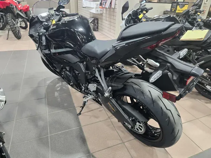 NEW 2026 KAWASAKI NINJA ZX-6R ABS Image 6