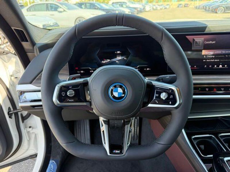 New 2026 BMW i7 xDrive60Image 19