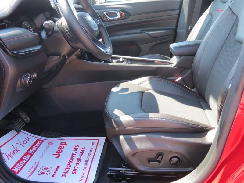 Used 2025 Jeep Compass Trailhawk 4x4 4dr SUVImage 10
