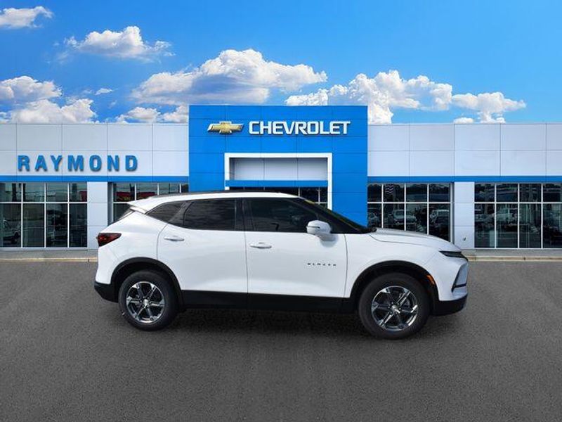 New 2026 Chevrolet Blazer LTImage 2