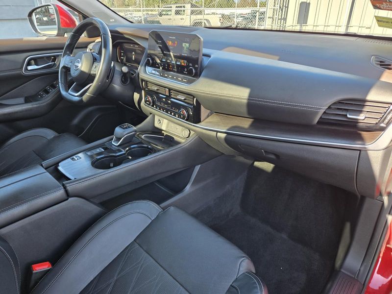 Used 2022 Nissan Rogue FWD Platinum