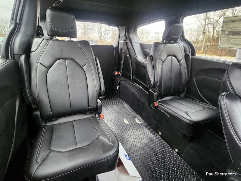 New 2026 Chrysler Voyager Lx