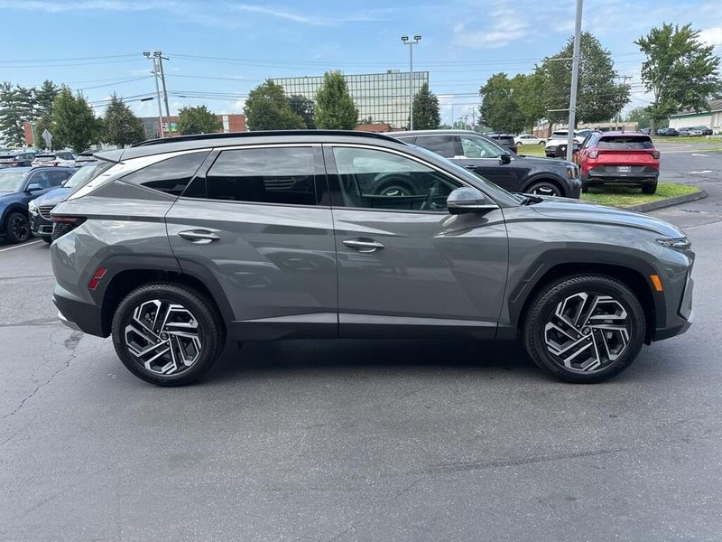 Used 2025 Hyundai Tucson LimitedImage 4