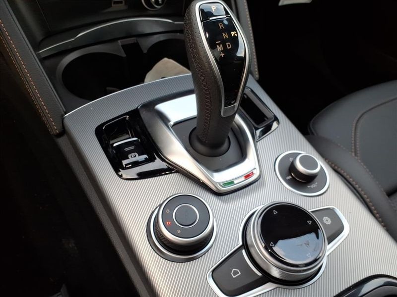 New 2025 Alfa Romeo Stelvio Intensa AwdImage 14