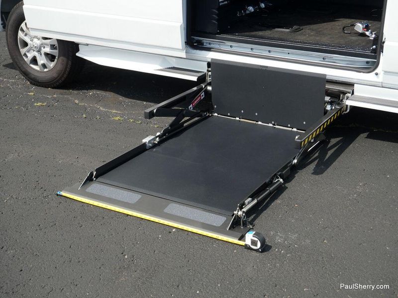 2024 RAM Promaster 2500 Slt+ Window Van High Roof 159