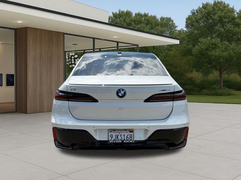 Used 2024 BMW i7 xDrive60Image 10