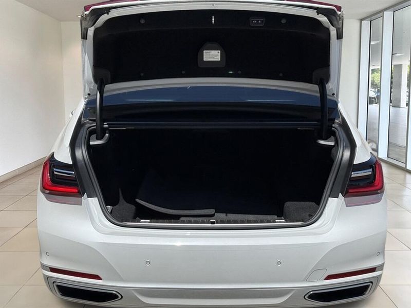 2022 BMW 7 Series 740iImage 13
