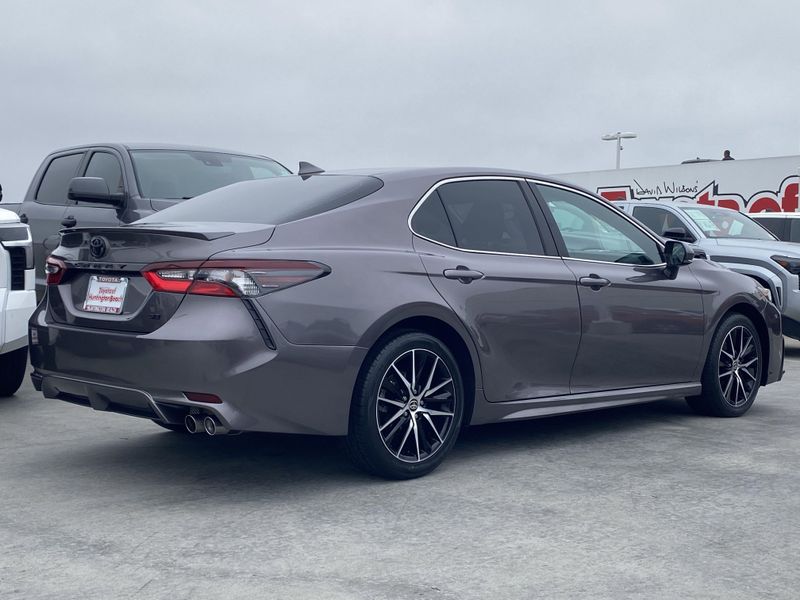 Used 2024 Toyota Camry SEImage 3