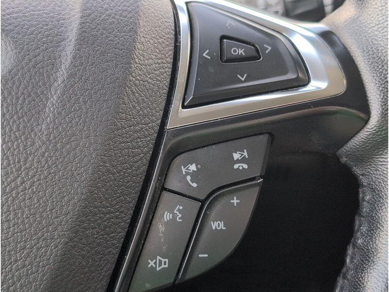 Used 2024 Ford Edge SELImage 23
