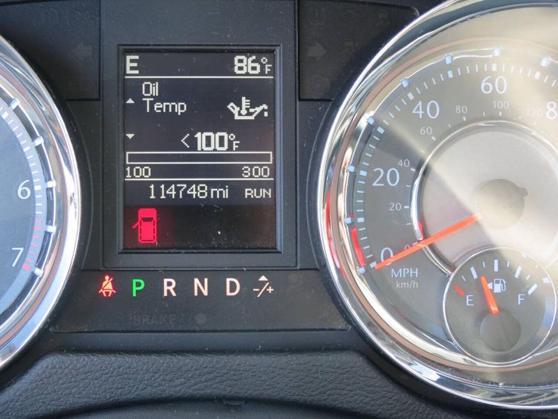 Used 2014 Chrysler Town & Country Touring 4dr Mini VanImage 15