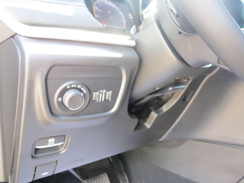 New 2026 Jeep Grand Cherokee Laredo X 4x4Image 9