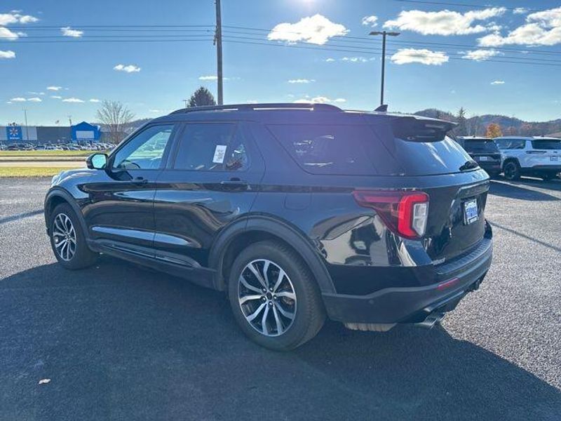 2020 Ford Explorer ST photo 4