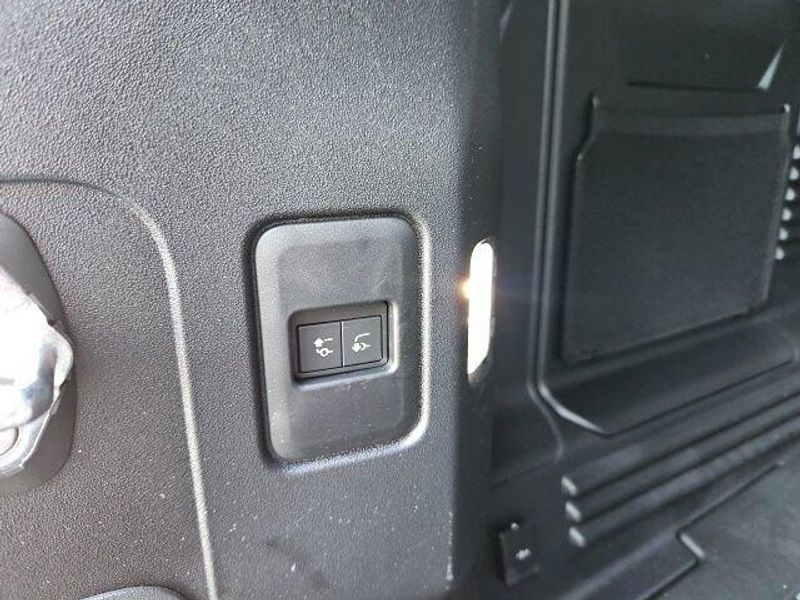 Used 2023 Land Rover Defender X-Dynamic SE