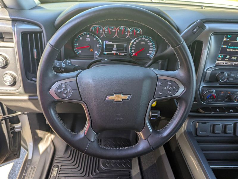 2018 Chevrolet Silverado 1500 LT photo 16