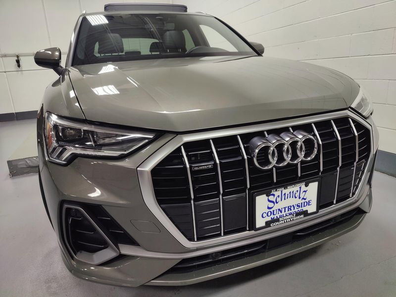 Used 2024 Audi Q3 S line Premium AWD w/ConvenienceImage 2