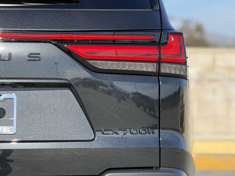 New 2026 Lexus LX 700h LuxuryImage 12