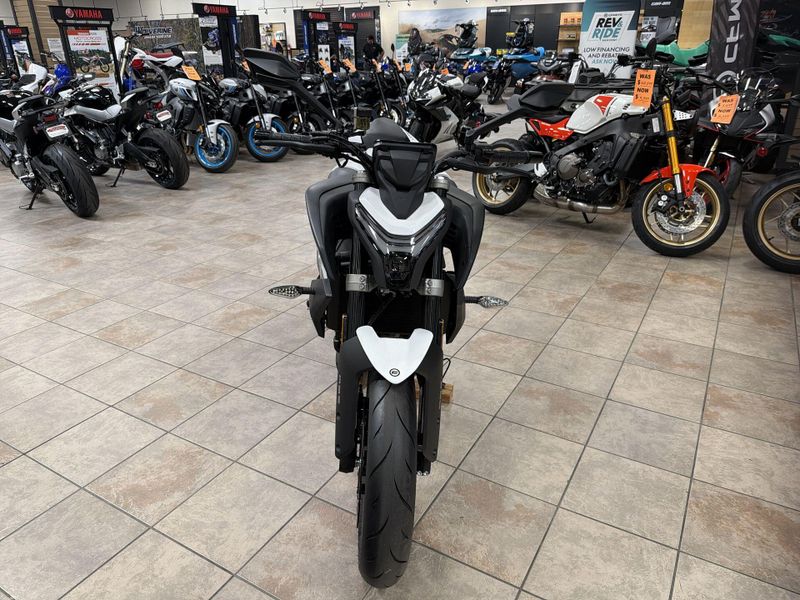 New 2026 CFMOTO 450NK Image 12