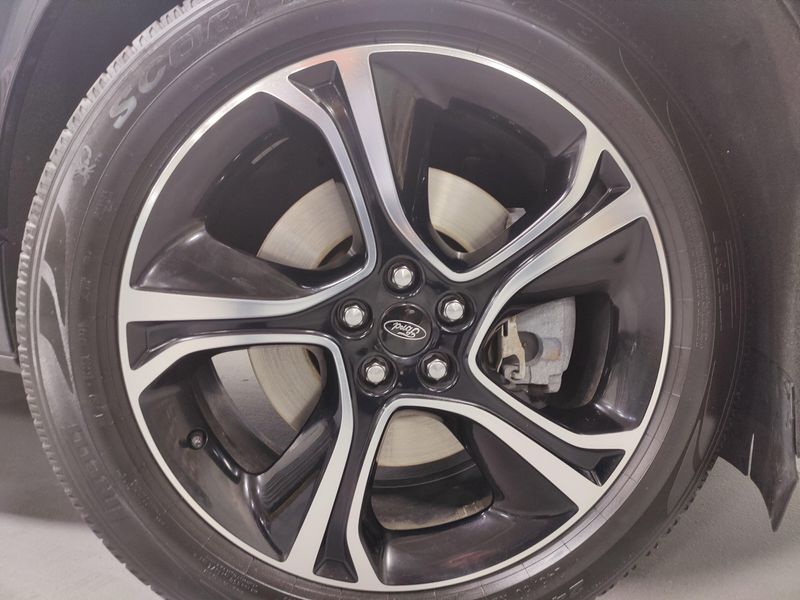 2019 Ford Edge ST AWDImage 27