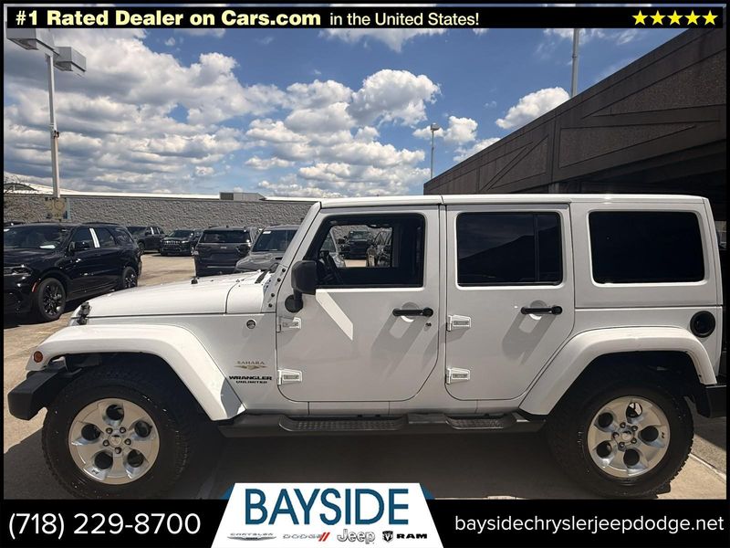 2015 Jeep Wrangler Unlimited Sahara photo 2
