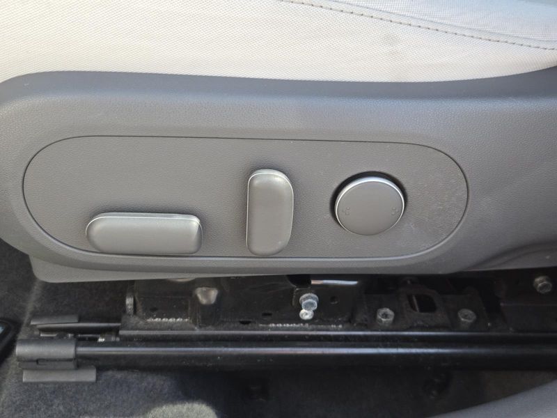 Used 2024 Hyundai Kona SEL FWD