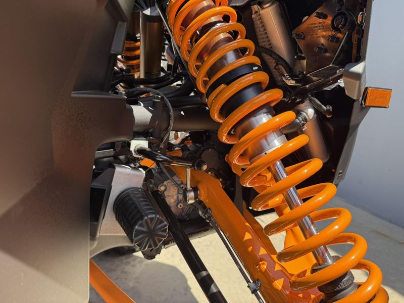 2025 Can-Am MAVERICK X3 MAX RS TURBO Image 9