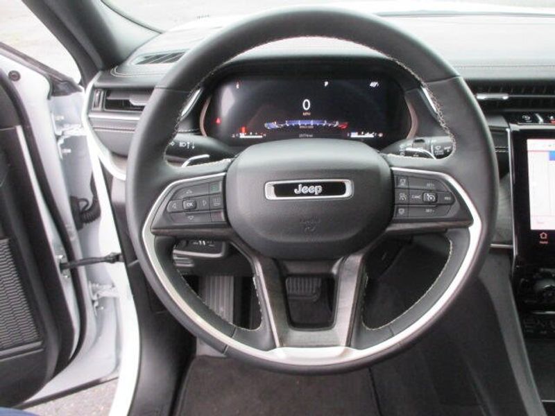 Used 2024 Jeep Grand Cherokee L LimitedImage 19