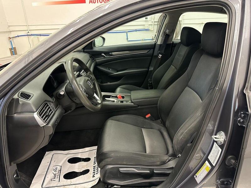 2021 Honda Accord LXImage 19