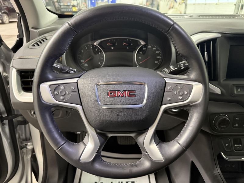 Used 2020 GMC Terrain SLEImage 25