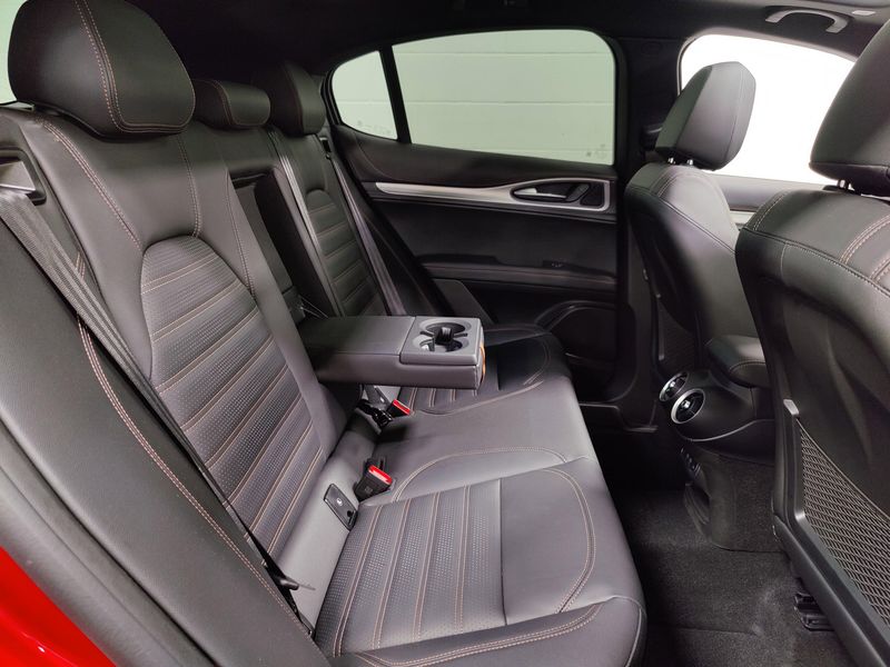 Used 2025 Alfa Romeo Stelvio Intensa AWD w/Sunroof/NavImage 23