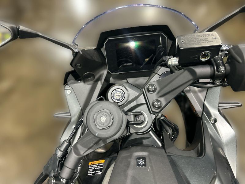 Used 2025 Suzuki GSX-8R Image 14