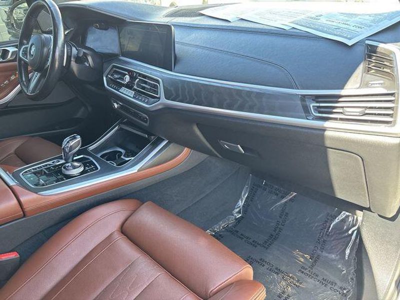 Used 2022 BMW X7 M50iImage 13