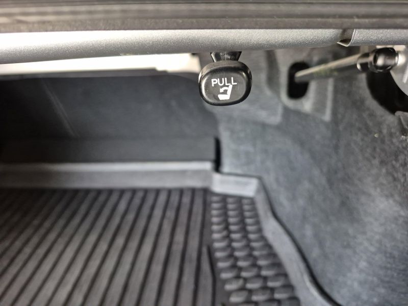 2019 Toyota Camry SEImage 14