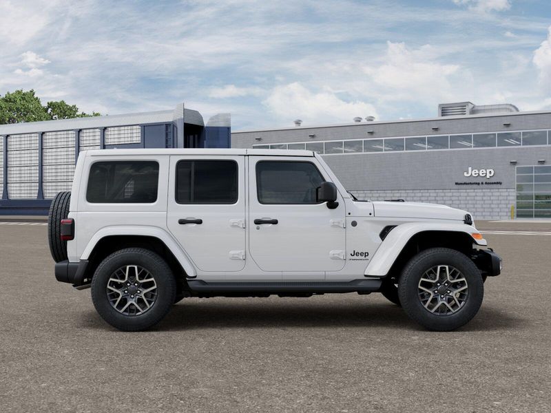 New 2026 Jeep Wrangler SaharaImage 21