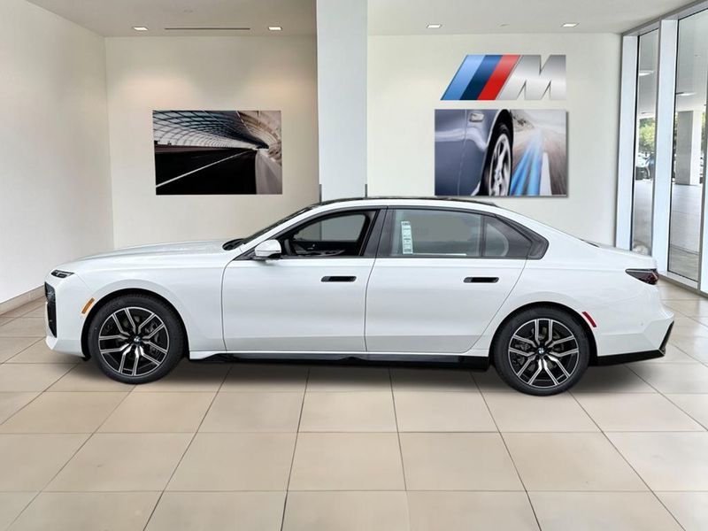 2025 BMW i7 eDrive50Image 9
