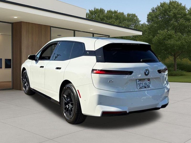 Used 2026 BMW iX xDrive60Image 12