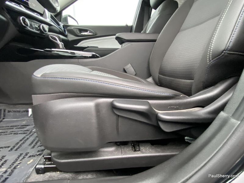 Used 2025 Chevrolet Trax LT