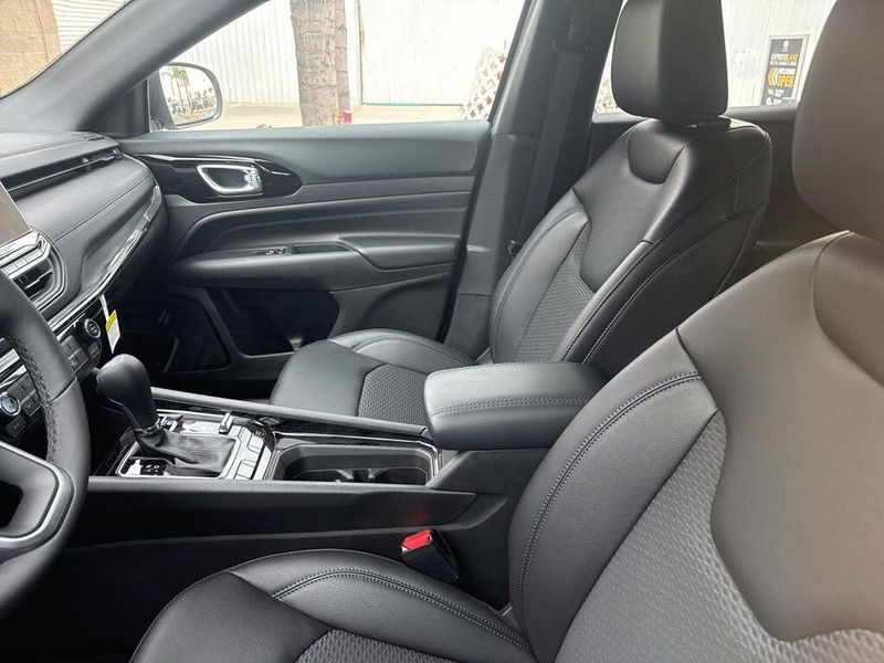 New 2026 Jeep Compass LatitudeImage 8