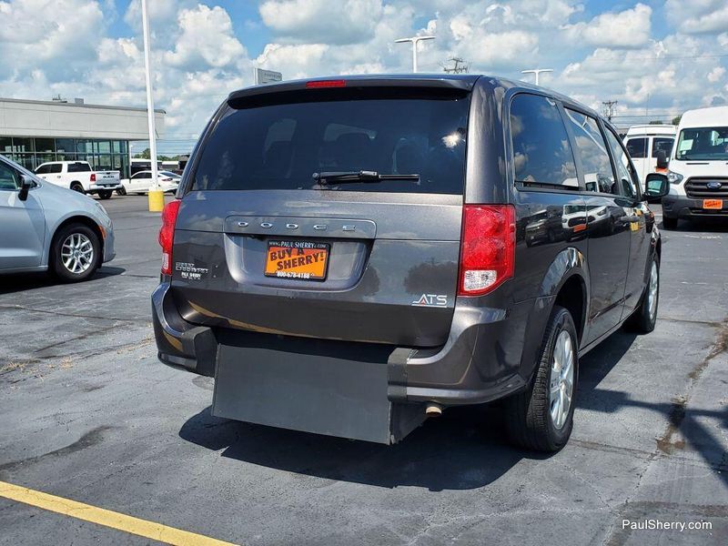 Used 2020 Dodge Grand Caravan SEImage 11