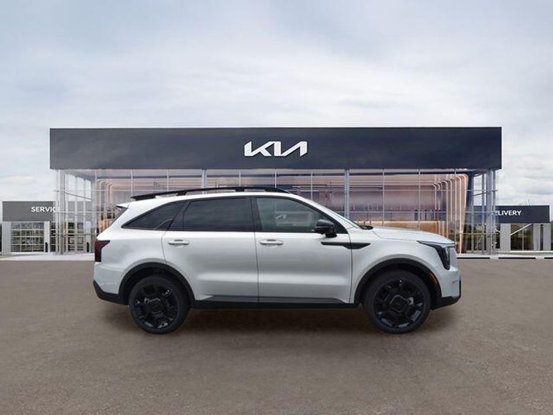 New 2026 Kia Sorento X-Line SX PrestigeImage 2