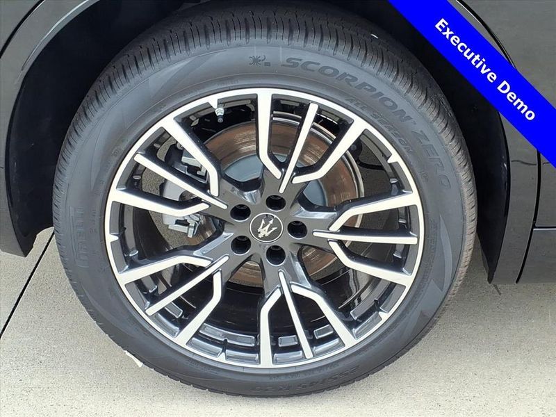 New 2025 Maserati Grecale Image 6