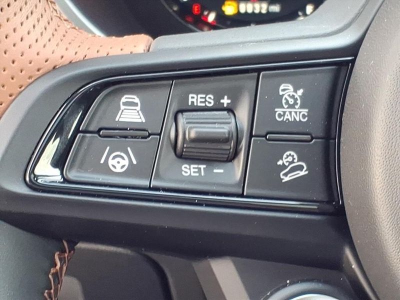 New 2025 Alfa Romeo Stelvio Intensa AwdImage 17