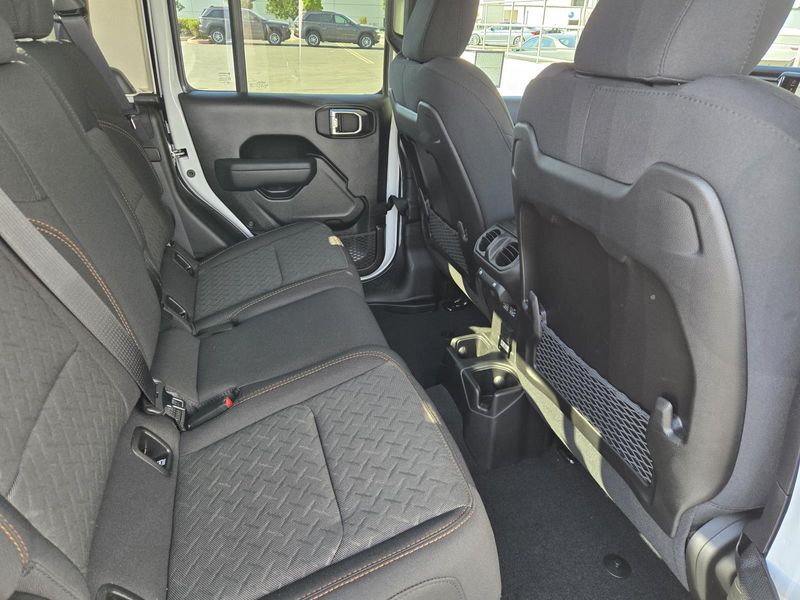 New 2026 Jeep Gladiator Mojave 4x4