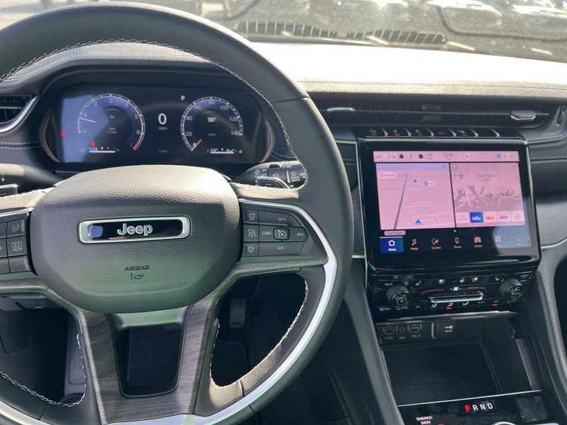 New 2025 Jeep Grand Cherokee Limited 4x4Image 19