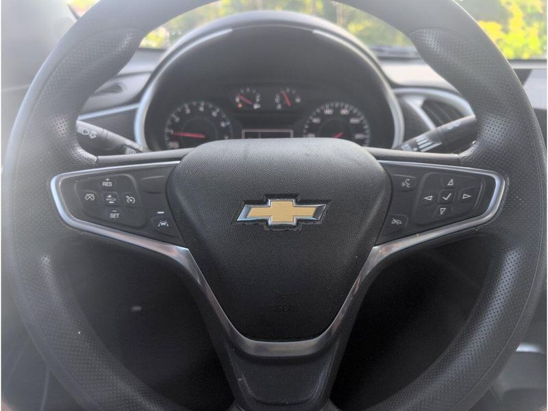 Used 2023 Chevrolet Malibu LTImage 21
