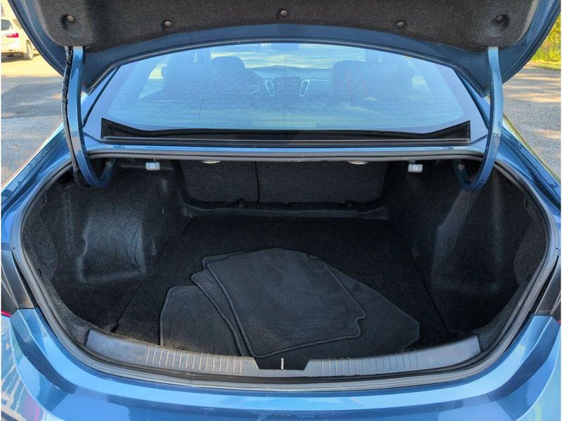 Used 2024 Chevrolet Malibu LTImage 35