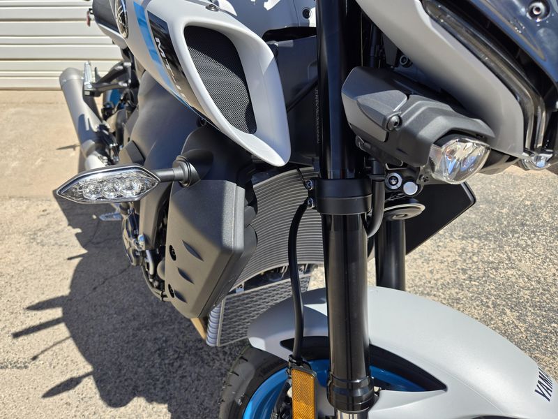 2025 Yamaha MT10 ICE STORM Image 8