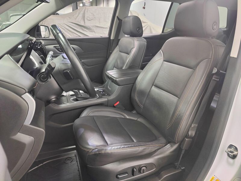 2021 Chevrolet Traverse Premier High Country photo 17