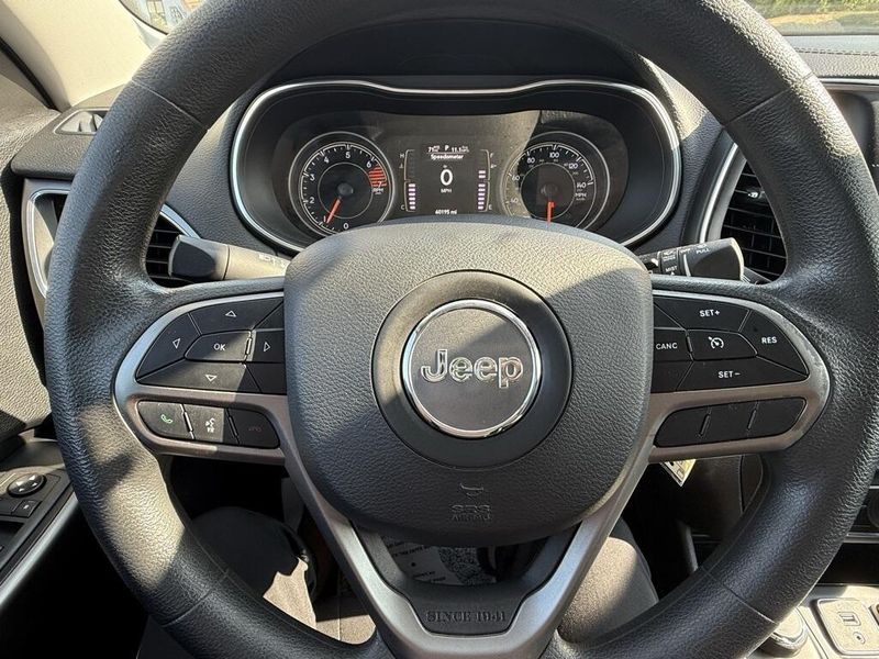 2021 Jeep Cherokee Latitude photo 14